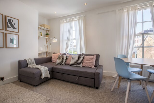 ベイズウォーター アパートメンツ バイ アロ ハウジング