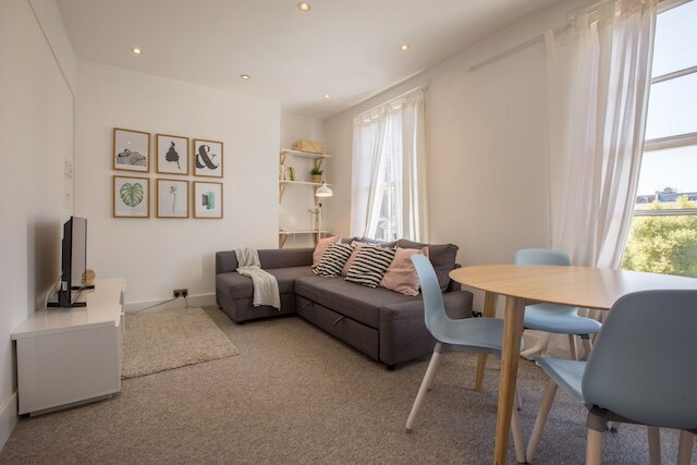 ベイズウォーター アパートメンツ バイ アロ ハウジング