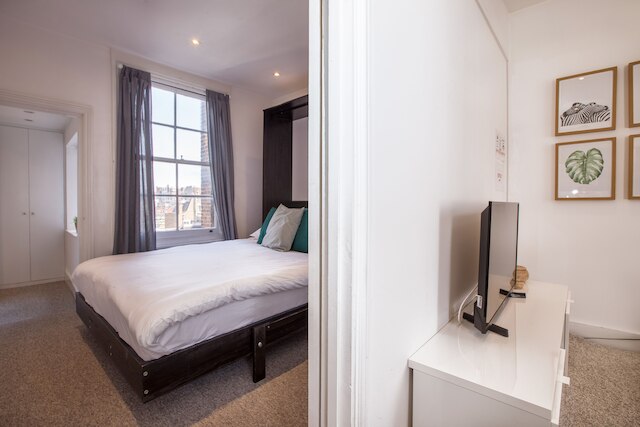 ベイズウォーター アパートメンツ バイ アロ ハウジング