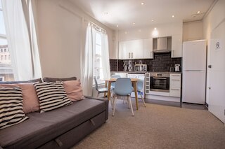 ベイズウォーター アパートメンツ バイ アロ ハウジング