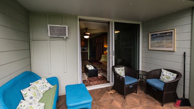 オーシャンフロント リモデーレド スタジオ コンド