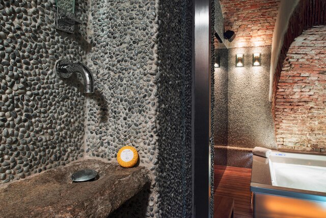 ユニーク 4 ベッドルーム アパートメント ニア ドゥオーモ