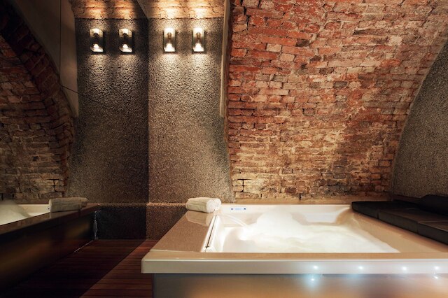 ユニーク 4 ベッドルーム アパートメント ニア ドゥオーモ