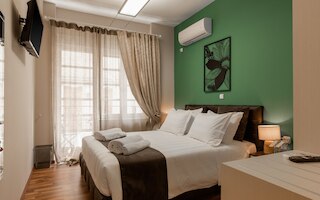 モナスティラキ アーバン アパートメンツ