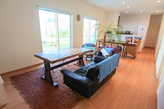 guest house Holoholo beach side