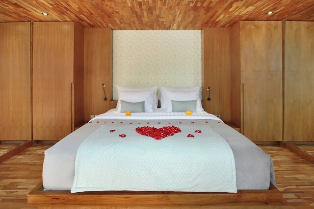 アヨーナ  ヴィラ  スミニャック バイ イニI ヴィー ホスピタリティ