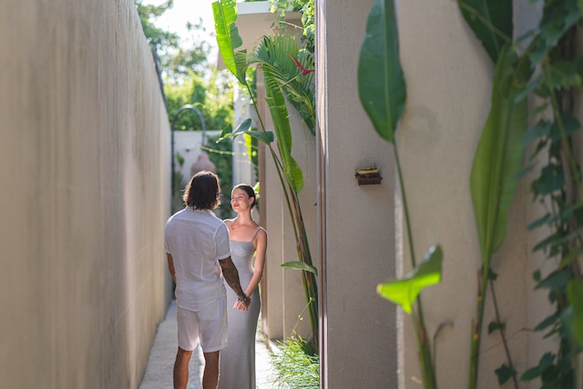 アヨーナ  ヴィラ  スミニャック バイ イニI ヴィー ホスピタリティ