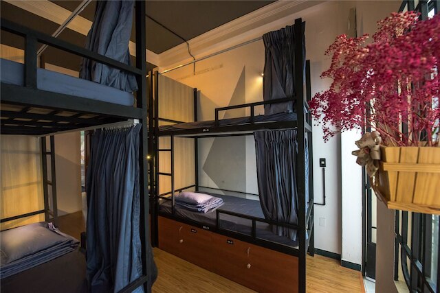 ザ レイク ホテル & カフェ