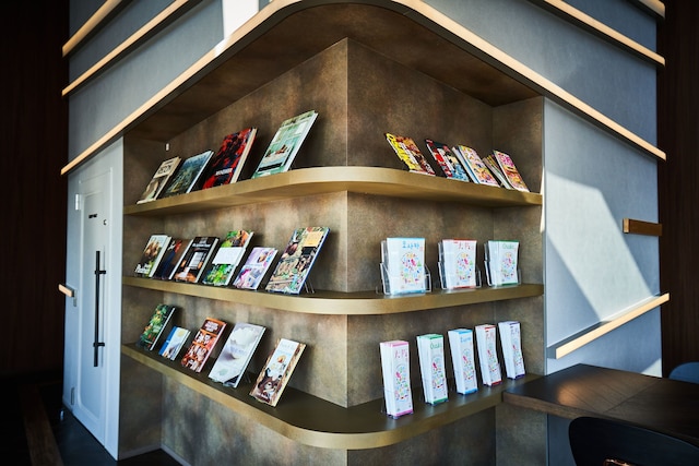 &AND HOSTEL HOMMACHI EAST