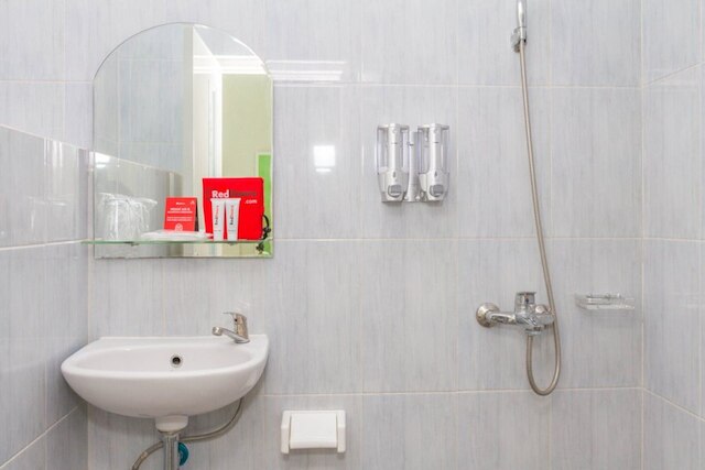 レッドドアーズ ニア パサー バル バンドン