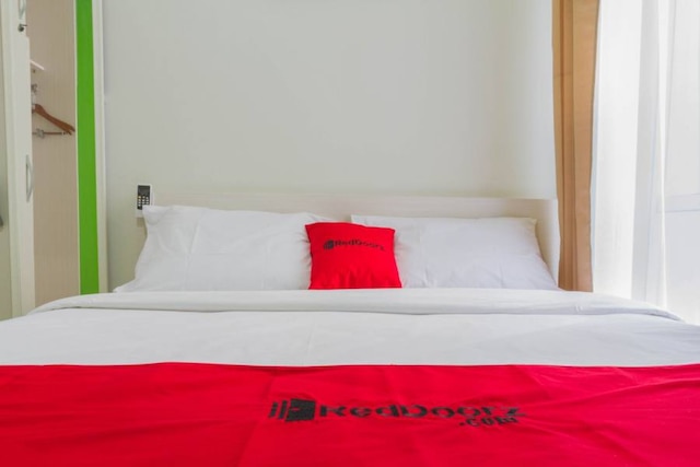 レッドドアーズ ニア パサー バル バンドン