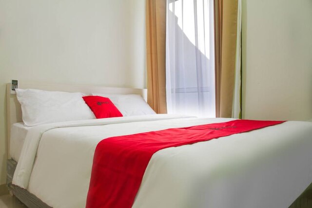 レッドドアーズ ニア パサー バル バンドン