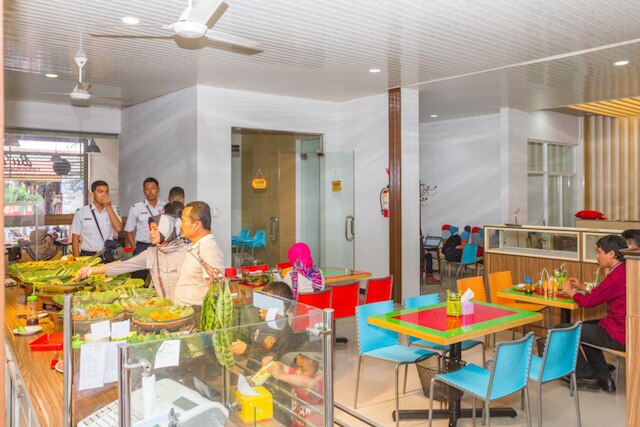 レッドドアーズ ニア パサー バル バンドン