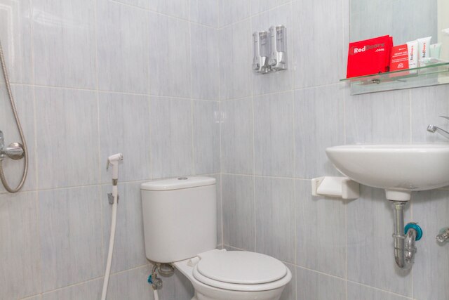 レッドドアーズ ニア パサー バル バンドン