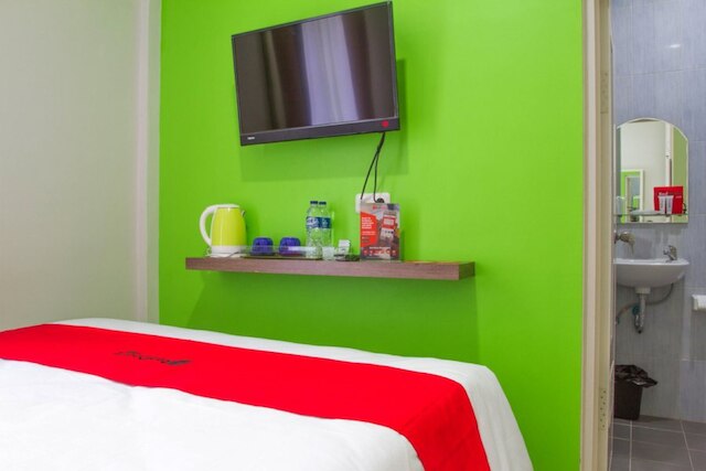 レッドドアーズ ニア パサー バル バンドン