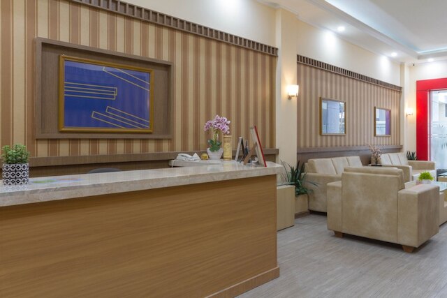 レッドドアーズ ニア イスタナ プラザ 2