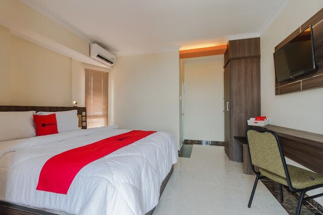 レッドドアーズ プラス アット ブールバード パナクカン