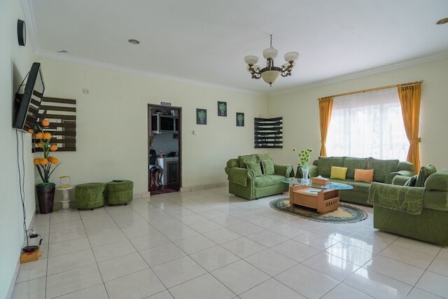 レッドドアーズ ニア タマン ベカパイ