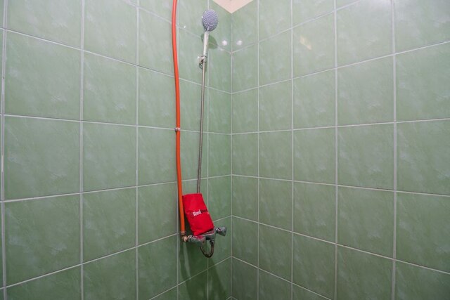 レッドドアーズ ニア ポーリテクニック ネグリ メダン