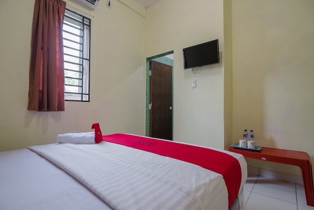 レッドドアーズ ニア ポーリテクニック ネグリ メダン