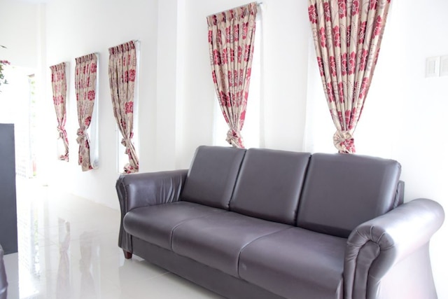 レッドドアーズ ニア ウイン スマトラ ウタラ