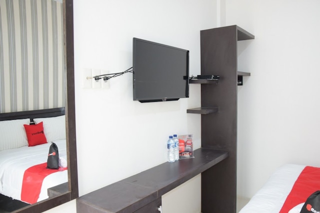 レッドドアーズ ニア ウイン スマトラ ウタラ