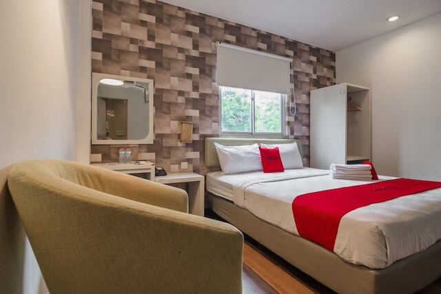 レッドドアーズ プラス ニア マンガ ベサール ステーション 2