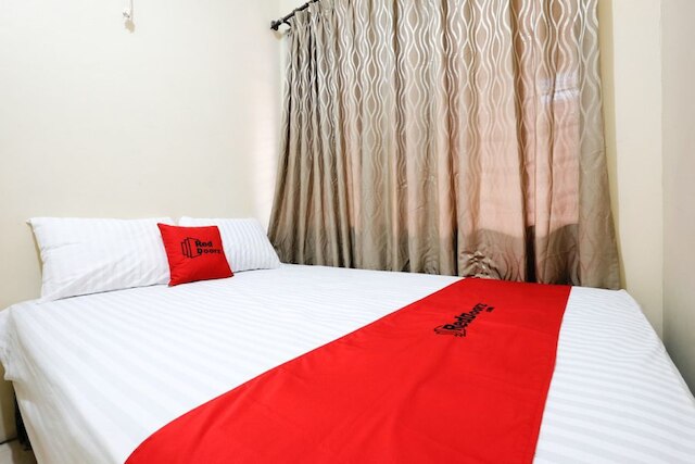 レッドドアーズ アット ジャラン セティアブディ スマラン