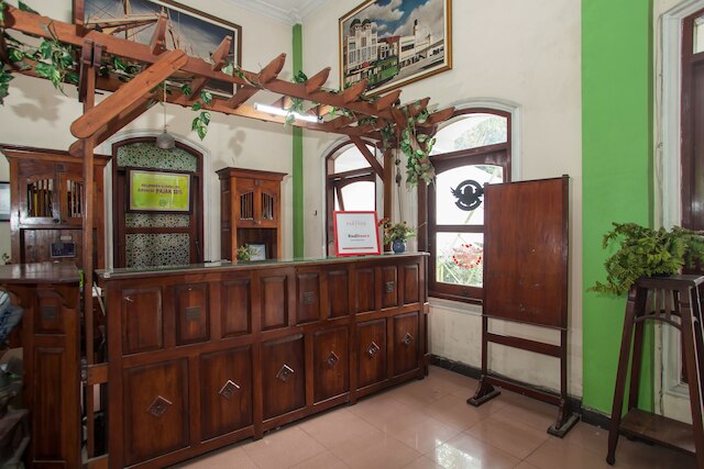 レッドドアーズ アット グンテン スラバヤ 2