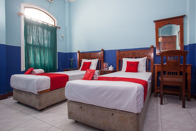 レッドドアーズ アット グンテン スラバヤ 2