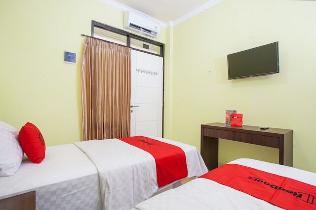 レッドドアーズ ニア ペトラ ユニバーシティ 2