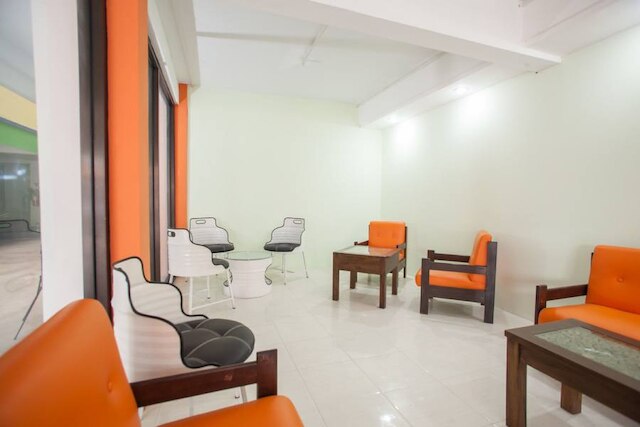 レッドドアーズ ニア ペトラ ユニバーシティ 2