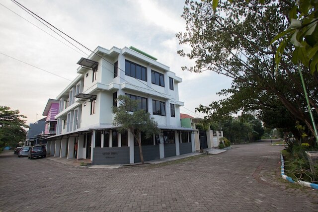 レッドドアーズ シャリア― ニア DBL アリーナ 2