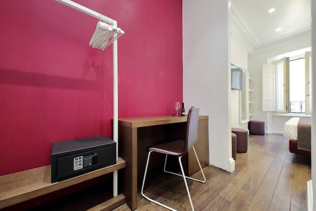 ユールーム カルロッゼ