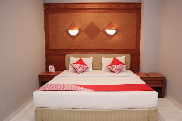 OYO 742 モナプラザホテル