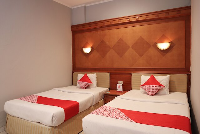 OYO 742 モナプラザホテル