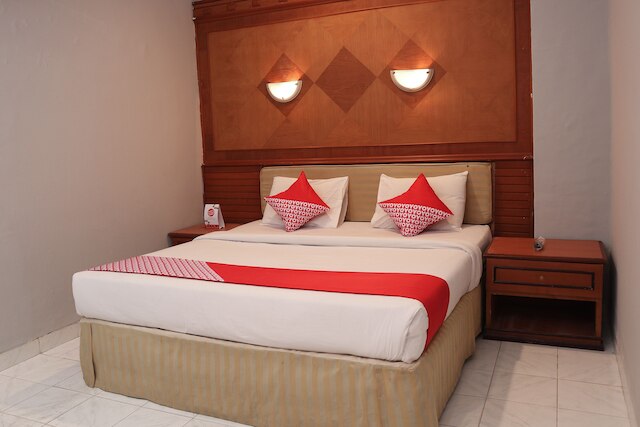 OYO 742 モナプラザホテル