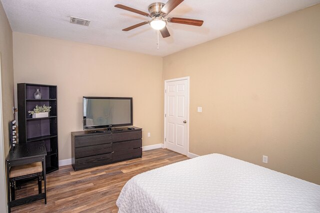 ダウンタウン近くの大きな3br/2baのファミリーホーム、パティオ付き！