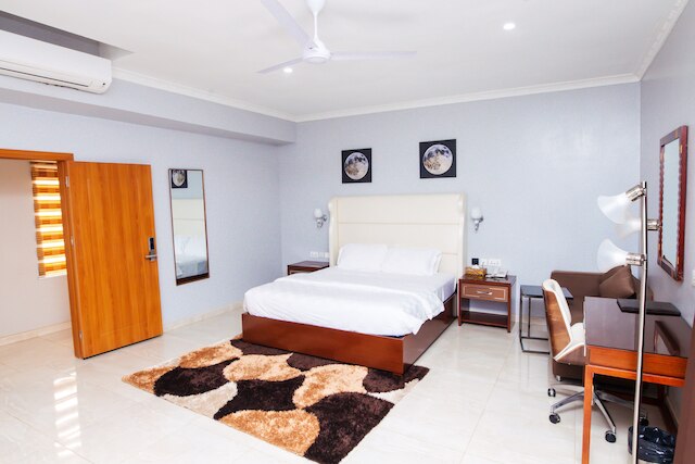 クリスモン ホテル