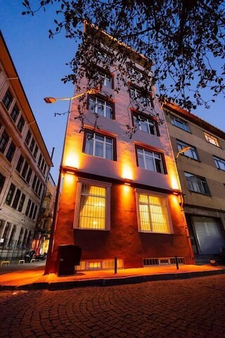 ザ ファースト オットマン スイーツ