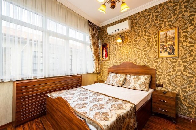 ザ ファースト オットマン スイーツ