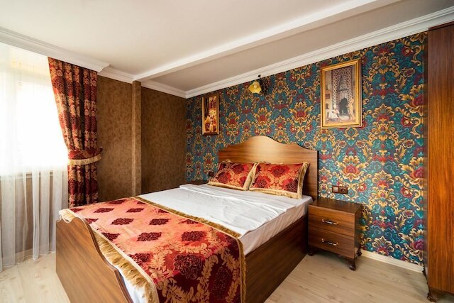 ザ ファースト オットマン スイーツ