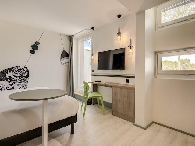 イビス スタイルズ アルカション グジャン メストラ