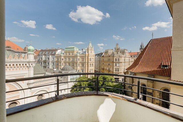 ゴールド アート アパートメンツ