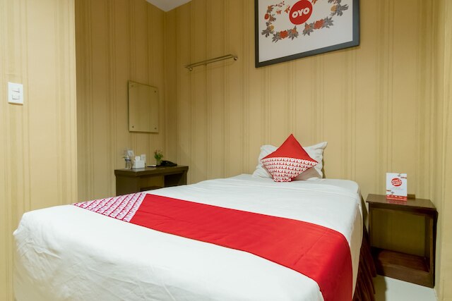 ホテル O メダン ニアー ガジャ マダ フォーマリー ホテル ラブハン ラヤ