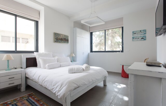 サニー ラグジュアリー アパートメンツ