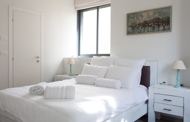 サニー ラグジュアリー アパートメンツ