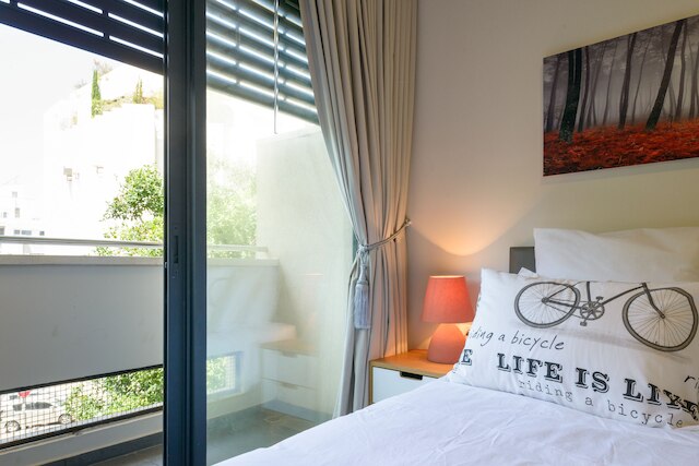 サニー ラグジュアリー アパートメンツ