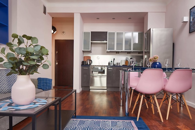 プラック ズバウィシエラ ヒップスター アパートメント