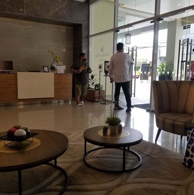 マンハッタン プラザ タワー 1 バイ JS